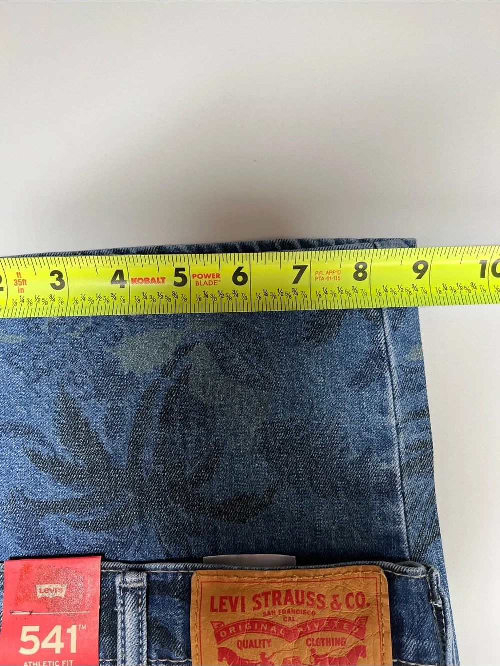 40x32 Levi's Athletic fit Men's Jeans with palm tree print